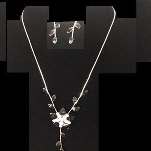 💜 AUSTRIAN BLACK & SHINY CRYSTAL STAR NECKLACE & EARRINGS SET. NEW